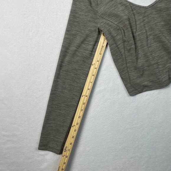 Lululemon Cropped Long Sleeve Top Gray V-Neck - Picture 6 of 9